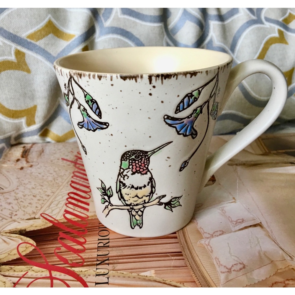 ⬇️ 2 avail. NWOT Beautiful Engraved Bird Mug - Picture 3 of 4